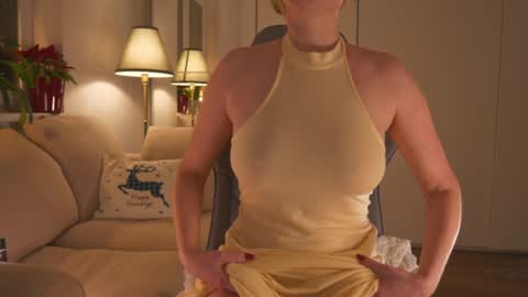 IsaBella-  online show from 01.01.25