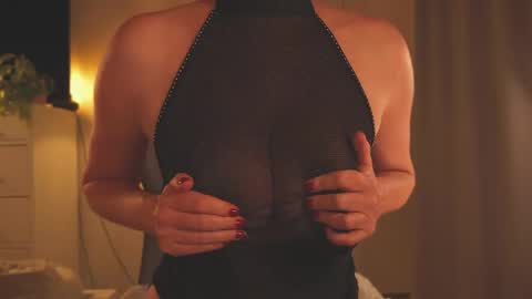 Snapshot of saltedhoney chatting on 05.07.26 IsaBella- online show from 05.07.26