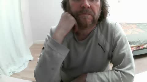 Saltimbanquier  Salt  ou  Banquier  online show from 02.17.25