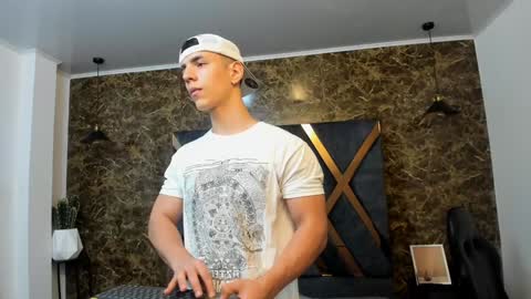 SALVATORE online show from 01.10.25