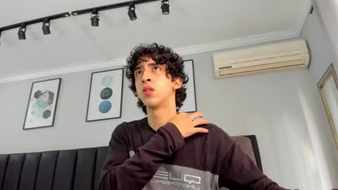 Snapshot of salvatore_monterey chatting on 02.23.25 salvatore online show from 02.23.25