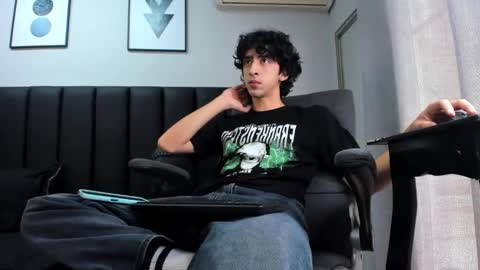 Snapshot of salvatore_monterey chatting on 03.05.25 salvatore online show from 03.05.25