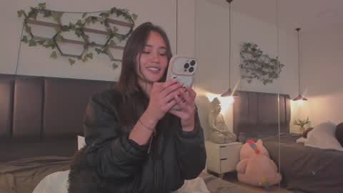 Stefana    or    Samchispas online show from 12.12.24