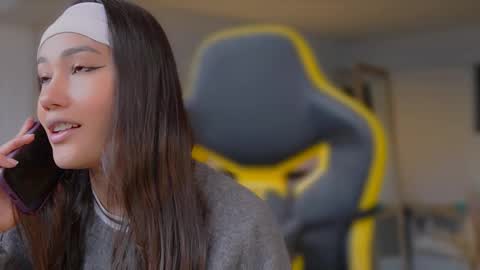 Stefana    or    Samchispas online show from 12.20.25