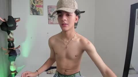 Snapshot of sam__cute chatting on 01.06.25 sam__cute online show from 01.06.25