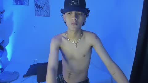 Snapshot of sam__cute chatting on 01.08.25 sam__cute online show from 01.08.25