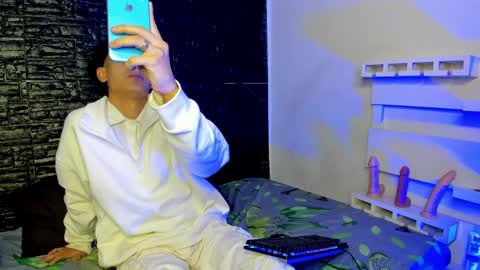 Snapshot of sam__cute chatting on 02.24.25 sam__cute online show from 02.24.25