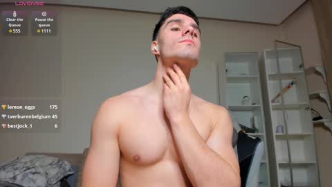 Snapshot of sam_huston18 chatting on 02.28.25 BACK IN 2 WEEKS online show from 02.28.25