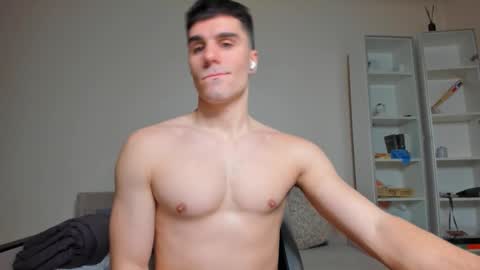 Snapshot of sam_huston18 chatting on 03.04.25 BACK IN 2 WEEKS online show from 03.04.25