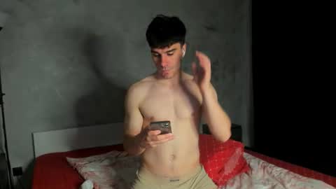 Snapshot of sam_huston18 chatting on 06.13.26 BACK IN 2 WEEKS online show from 06.13.26