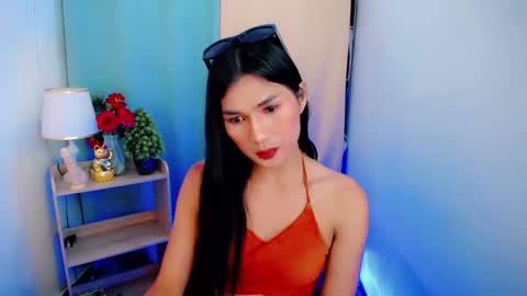 Snapshot of sam_mitinair chatting on 01.08.25 sam online show from 01.08.25