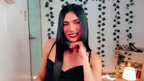 Snapshot of sam_mitinair chatting on 02.08.25 sam online show from 02.08.25