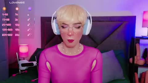 Snapshot of sam_russo chatting on 06.18.26 Sam online show from 06.18.26