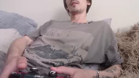 Snapshot of sam_skywalker chatting on 06.18.26 sam_skywalker online show from 06.18.26