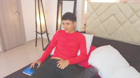 Snapshot of sam_tnt9 chatting on 05.28.26 sam_tnt9 online show from 05.28.26