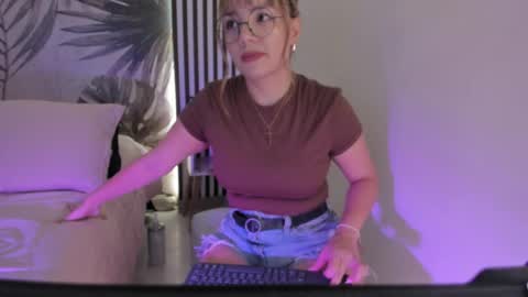 Snapshot of samaantha_white_ chatting on 05.01.26 Samaantha online show from 05.01.26