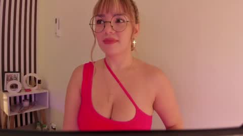 Snapshot of samaantha_white_ chatting on 05.02.26 Samaantha online show from 05.02.26