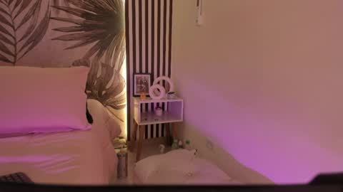 Snapshot of samaantha_white_ chatting on 05.18.26 Samaantha online show from 05.18.26