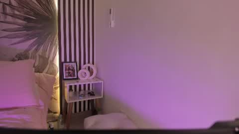 Snapshot of samaantha_white_ chatting on 06.18.26 Samaantha online show from 06.18.26
