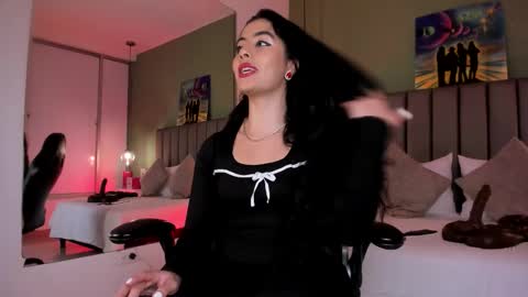 Snapshot of samaantharey chatting on 12.16.25 Samantha online show from 12.16.25