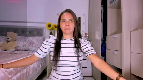 Snapshot of samanta_65 chatting on 12.20.25 carolina online show from 12.20.25