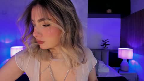 Snapshot of samanta_bone chatting on 01.26.25 Samanta online show from 01.26.25