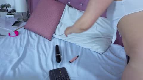 Samanta online show from 10.31.25