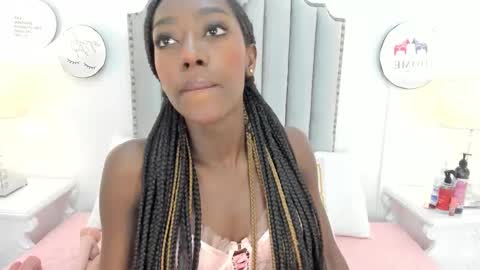 Snapshot of samantamarquez chatting on 12.22.25 Samanta online show from 12.22.25