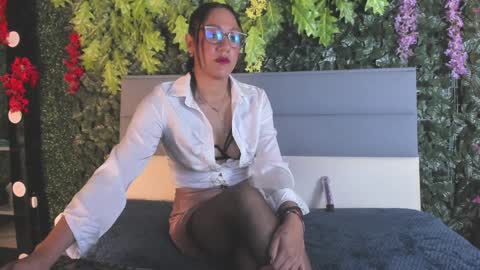 Snapshot of samantha__cooper__ chatting on 01.15.25 Samantha  online show from 01.15.25