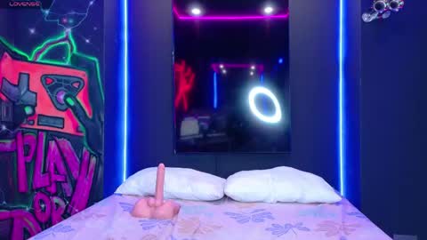 Samantha Decker online show from 05.27.26