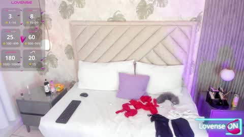 Snapshot of samantha_duque11 chatting on 12.28.24 Samantha online show from 12.28.24