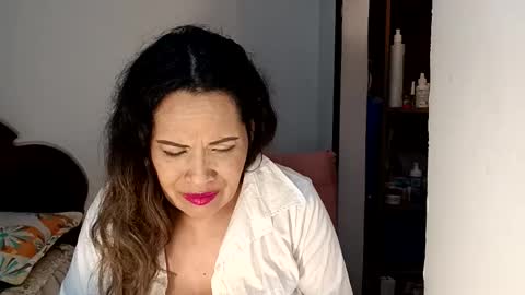 Samantha  Gomez  online show from 12.22.25