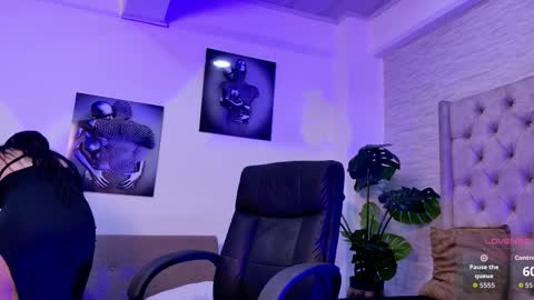 Snapshot of samantha_kenth chatting on 12.18.25 Samantha online show from 12.18.25