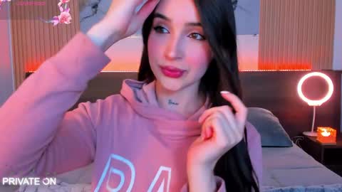 Snapshot of samantha_moons chatting on 04.28.26 samantha_moons online show from 04.28.26