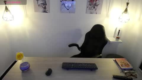 Snapshot of samantha_novoa chatting on 09.28.25 S A M A N T H A online show from 09.28.25