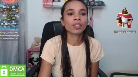 Snapshot of samanthaa_queen chatting on 01.07.25 sam online show from 01.07.25
