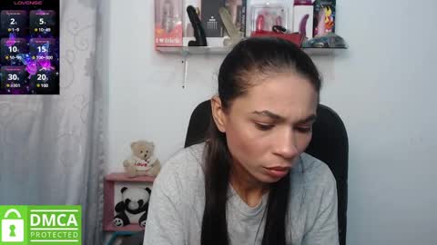 Snapshot of samanthaa_queen chatting on 02.10.25 sam online show from 02.10.25