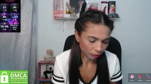Snapshot of samanthaa_queen chatting on 02.13.25 sam online show from 02.13.25