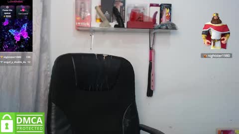 Snapshot of samanthaa_queen chatting on 02.19.25 sam online show from 02.19.25