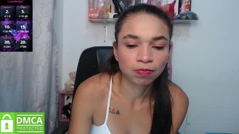 Snapshot of samanthaa_queen chatting on 02.26.25 sam online show from 02.26.25