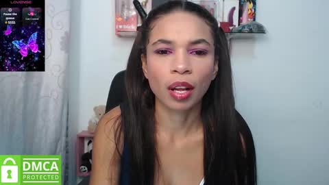 Snapshot of samanthaa_queen chatting on 03.04.25 sam online show from 03.04.25