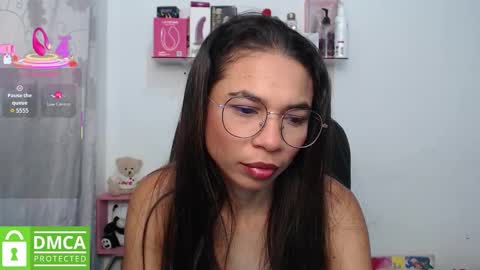 Snapshot of samanthaa_queen chatting on 09.11.25 sam online show from 09.11.25