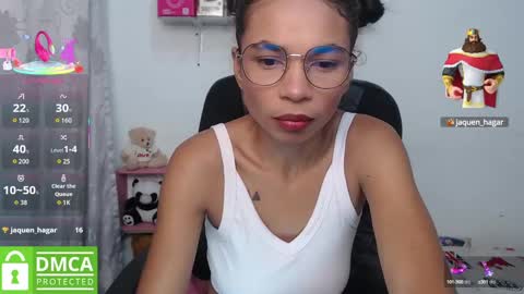 Snapshot of samanthaa_queen chatting on 09.22.25 sam online show from 09.22.25
