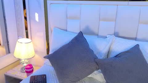 samanthaa_sm online show from 11.22.25