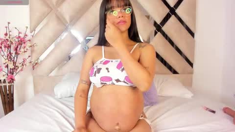 Snapshot of samanthalyx chatting on 11.26.25 Samantha online show from 11.26.25