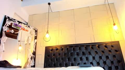 Alejandra  online show from 10.30.25