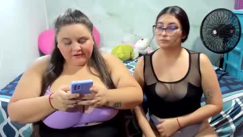 Snapshot of samanthasophie chatting on 02.22.25 SamanthaSophie online show from 02.22.25