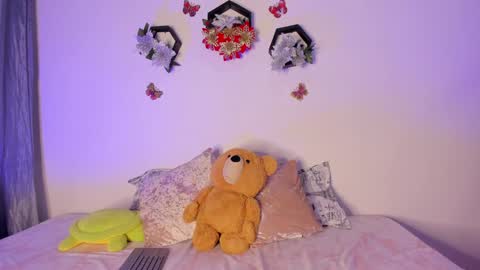 Samara is my name a pleasure delighted that you are here leave your thumb up it is important to me online show from 12.26.24