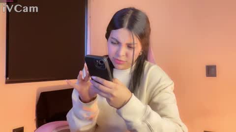 Snapshot of samara_lam chatting on 02.01.25 Sammy  online show from 02.01.25