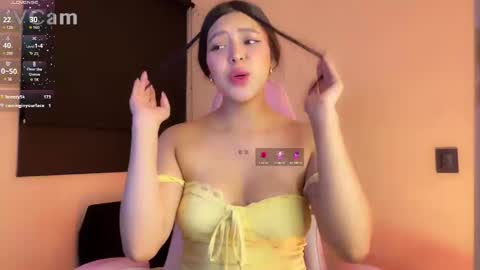 Snapshot of samara_lam chatting on 02.23.25 Sammy  online show from 02.23.25